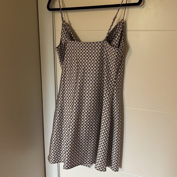 Black and white dynamite dress - Picture 4 of 4